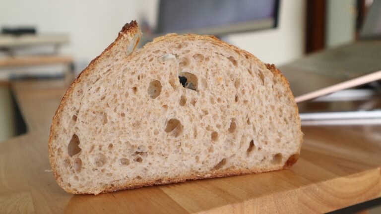 cách làm bánh mì sourdough nguyên cám