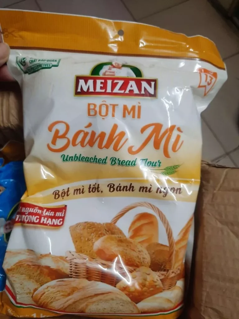 Bột mì Meizan chuyên dụng làm bánh mì có hàm lượng Protein 12%, phù hợp cho cả nhào tay và máy.