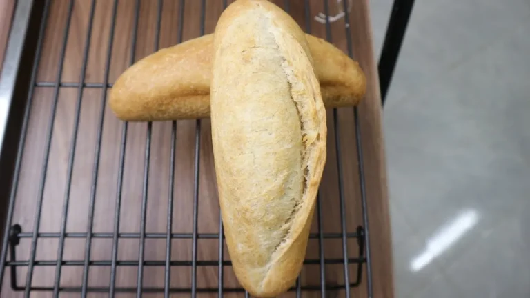 cách làm bánh mì việt nam vỏ giòn ruột xốp