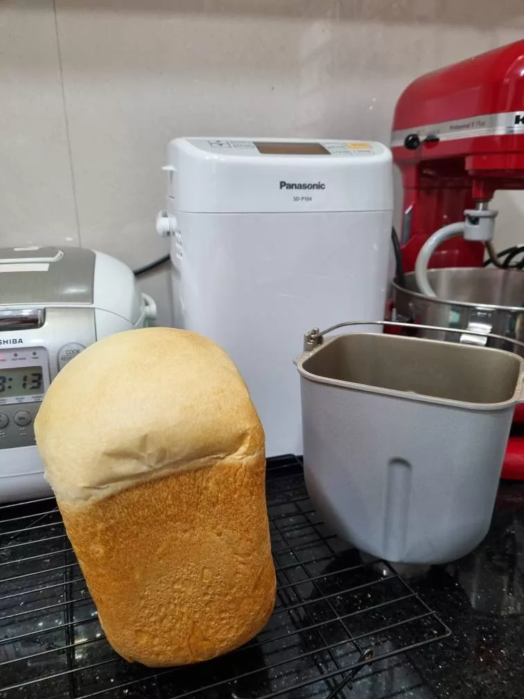 review máy làm bánh mì Panasonic SD-P104WRA